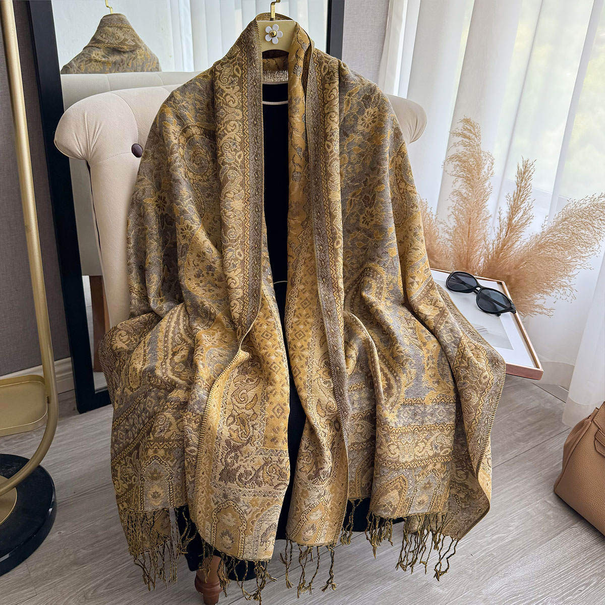 New Ethnic Fashion - 2025 شرابة بطانية تصميم العرقية نمط